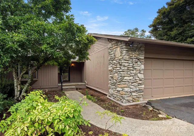 3rd image of 5 Ridge Ter, Asheville, NC 28804 | MLS# 4308830