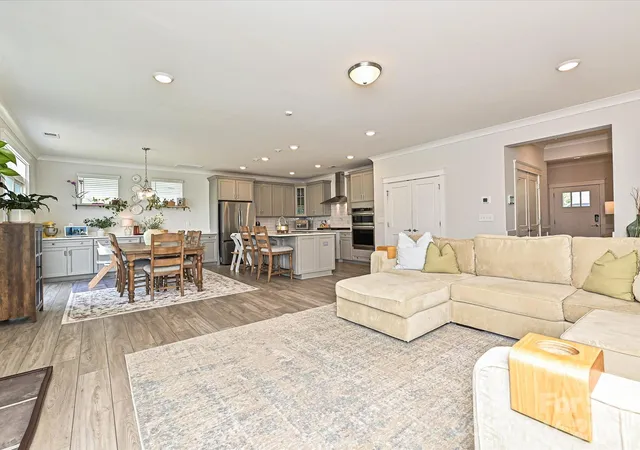 Photo 4 of Single family home for sale at 4025 Belle Landing Rd, Charlotte, NC 28270 | MLS# 4308851 | Listing updated on 2026-09-12