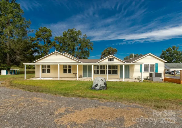 Homes for sale in Lancaster, SC | 2538 Old Camden Hwy, Lancaster, SC 29720 | MLS# 4309045