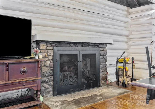 Photo 5 of Single family home for sale at 1196 N Country Club Rd, Brevard, NC 28712 | MLS# 4309337 | Listing updated on 2026-08-24