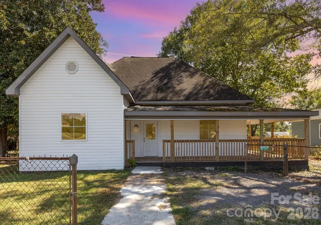 Photo 1 of Single family home for sale at 1205 S Lafayette St, Shelby, NC 28152 | MLS# 4309488 | Listing updated on 2026-10-03