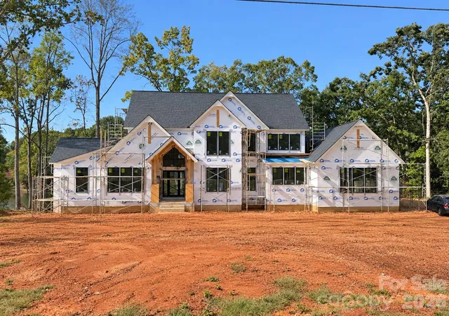 Photo 2 of Single family home for sale at 515 Kemp Rd, Mooresville, NC 28117 | MLS# 4309491 | Listing updated on 2026-10-15