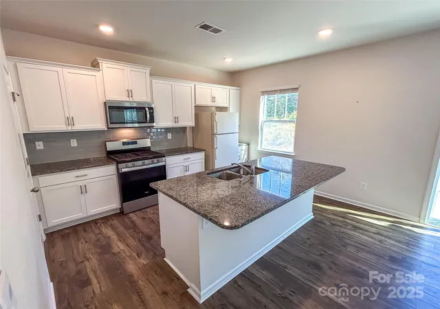 4th image of 4120 Village Blvd Nw, Conover, NC 28613 | MLS# 4309545