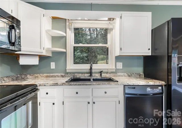 Photo 3 of Single family home for sale at 205 L And E Meadows Dr, Waynesville, NC 28786 | MLS# 4309569 | Listing updated on 2026-09-30