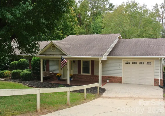 Photo 2 of Townhouse for sale at 112 Holly Ct, Bostic, NC 28018 | MLS# 4309584 | Listing updated on 2026-09-30