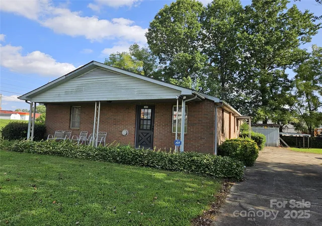 1st image of 105 Marble Rd, Statesville, NC 28625 | MLS# 4309755