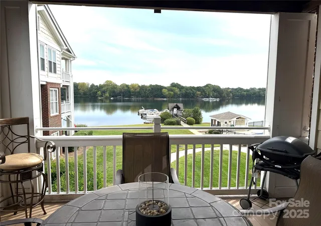 1st image of 930 Jetton St #20, Davidson, NC 28036 | MLS# 4309851