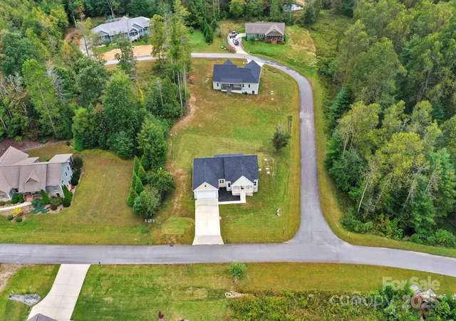 Homes for sale in Hendersonville, NC | 142 Crystal Heights Dr, Hendersonville, NC 28739 | MLS# 4310051