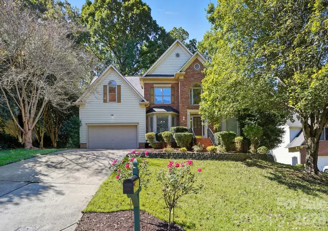 Homes for sale in Charlotte, NC | 8016 Painted Pony Ct, Charlotte, NC 28269 | MLS# 4310124