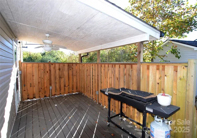 Photo 2 of Single family home for sale at 231 Stroud St, Marion, NC 28752 | MLS# 4310386 | Listing updated on 2026-09-15