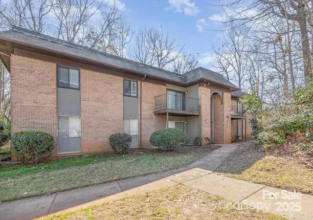 Condominium at 133 Orchard Tr Ln #6, Charlotte, NC 28213 | MLS# 4310482 | | Sold on 2026-02-26