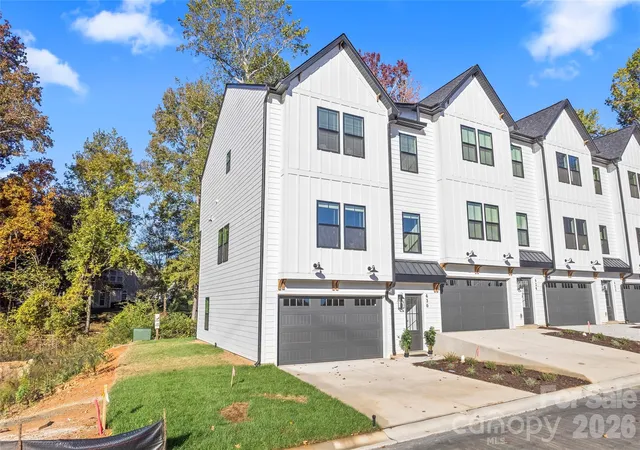 Photo 2 of Townhouse for sale at 430 Bogue Dr #24, Fort Mill, SC 29708 | MLS# 4310642 | Listing updated on 2026-10-06