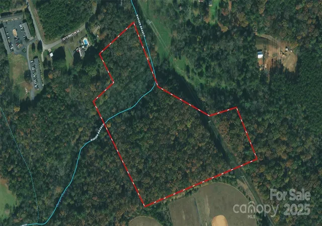 2nd image of 1539 1st Street Pl Se, Hickory, NC 28602 | MLS# 4310882