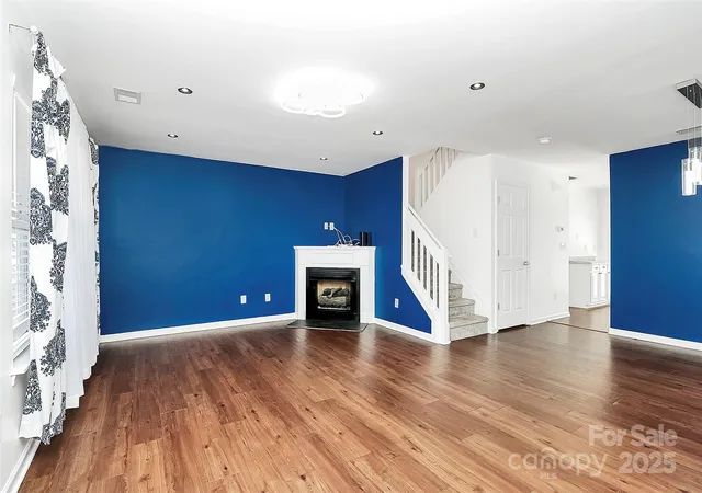 4th image of 10549 Yellow Rose Ln, Charlotte, NC 28269 | MLS# 4310957