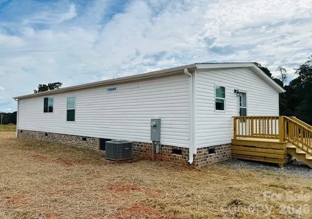 4th image of 501 Eagle Mills Rd, Hamptonville, NC 27020 | MLS# 4311085