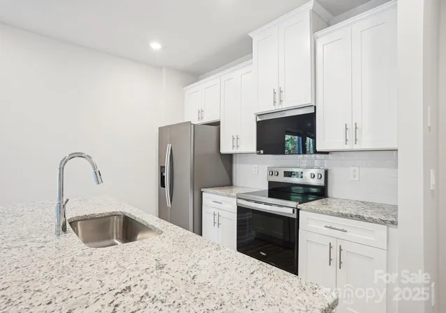 Photo 2 of Sale Pending at 105 Ciara Pl #E, Mooresville, NC 28115 | MLS# 4311417 | Listing updated on 2026-09-15