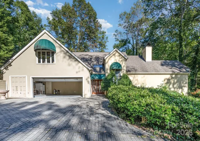 Photo 1 of Single family home for sale at 2116 8th Street Dr Nw, Hickory, NC 28601 | MLS# 4311833 | Listing updated on 2026-07-06