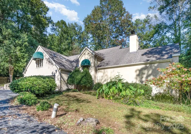 Photo 2 of Single family home for sale at 2116 8th Street Dr Nw, Hickory, NC 28601 | MLS# 4311833 | Listing updated on 2026-07-06