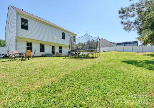 Photo 2 of Single family home for sale at 1281 Twin Bridge Rd, Gaffney, SC 29341 | MLS# 4312131 | Listing updated on 2025-10-15