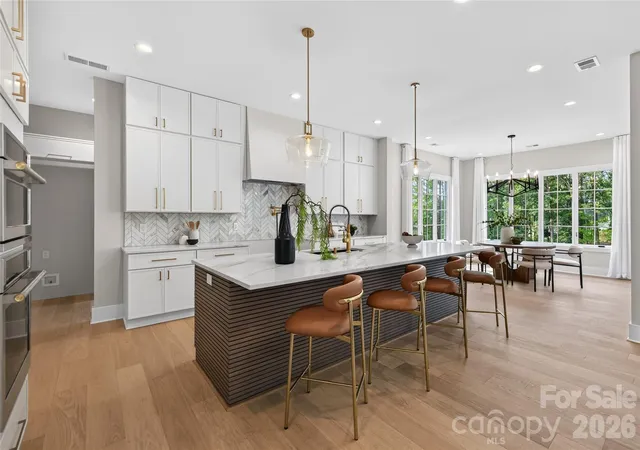Photo 4 of Single family home for sale at 303 River Birch Ln, Matthews, NC 28104 | MLS# 4312159 | Listing updated on 2026-10-01