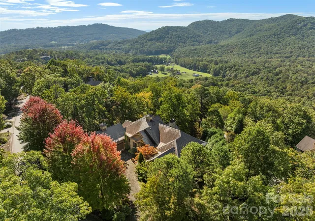 Photo 3 of Single family home for sale at 5 Rock Vista Way, Arden, NC 28704 | MLS# 4312341 | Listing updated on 2026-08-26