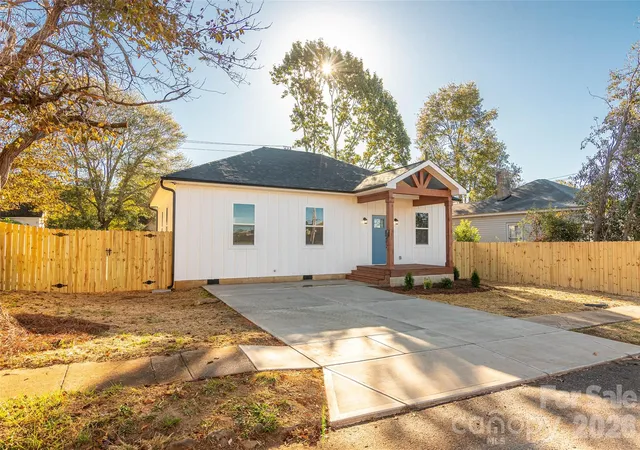 Single family home for sale at 719 Smith St, Shelby, NC 28150 | MLS# 4312792