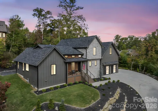 Photo 2 of Single family home for sale at 123 Millbrae Loop, Hendersonville, NC 28791 | MLS# 4312844 | Listing updated on 2026-08-18
