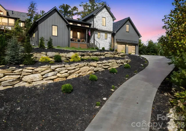 Photo 3 of Single family home for sale at 123 Millbrae Loop, Hendersonville, NC 28791 | MLS# 4312844 | Listing updated on 2026-08-18