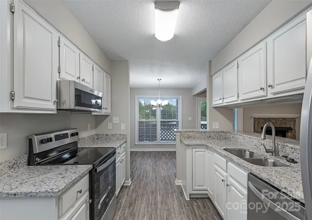 5th image of 5867 Harris Grove Ln, Charlotte, NC 28212 | MLS# 4313564
