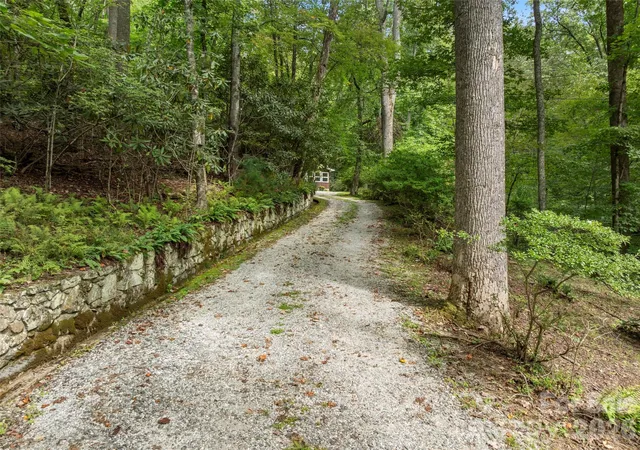 Photo 4 of Single family home for sale at 812 Crab Creek Rd, Hendersonville, NC 28739 | MLS# 4313649 | Listing updated on 2026-10-29