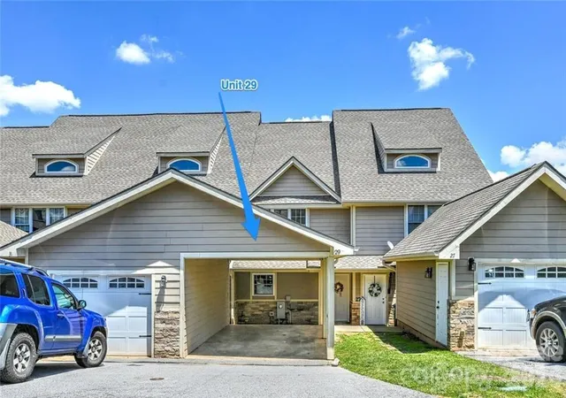 Photo 3 of Townhouse for sale at 29 Rotunda Cir, Asheville, NC 28806 | MLS# 4313720 | Listing updated on 2026-08-24