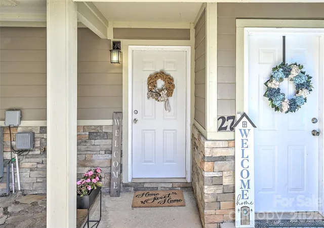 Photo 3 of Townhouse for sale at 29 Rotunda Cir, Asheville, NC 28806 | MLS# 4313720 | Listing updated on 2026-08-24