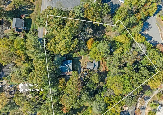 Photo 4 of Single family home for sale at 414 Beaucatcher Rd, Asheville, NC 28805 | MLS# 4314070 | Listing updated on 2026-08-15