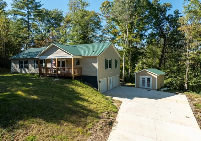 2nd image of 1036 Williamsburg Dr, Lenoir, NC 28645 | MLS# 4314189