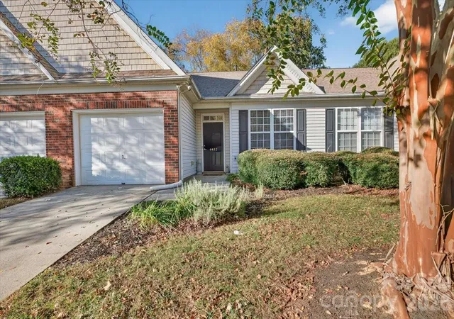 Homes for sale in Charlotte, NC | 4412 Glenlea Commons Dr, Charlotte, NC 28216 | MLS# 4314220