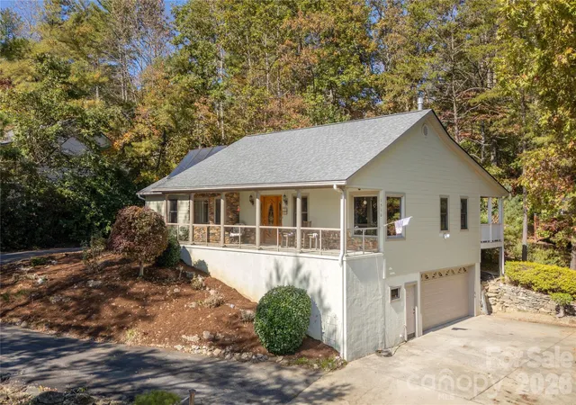 Homes for sale in Hendersonville, NC | 1510 Chestnut Gap Rd, Hendersonville, NC 28792 | MLS# 4314320