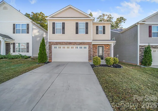 Single family home for sale at 3120 Green Apple Dr, Dallas, NC 28034 | MLS# 4314544
