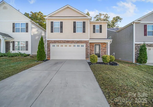 Homes for sale in Dallas, NC | 3120 Green Apple Dr, Dallas, NC 28034 | MLS# 4314544
