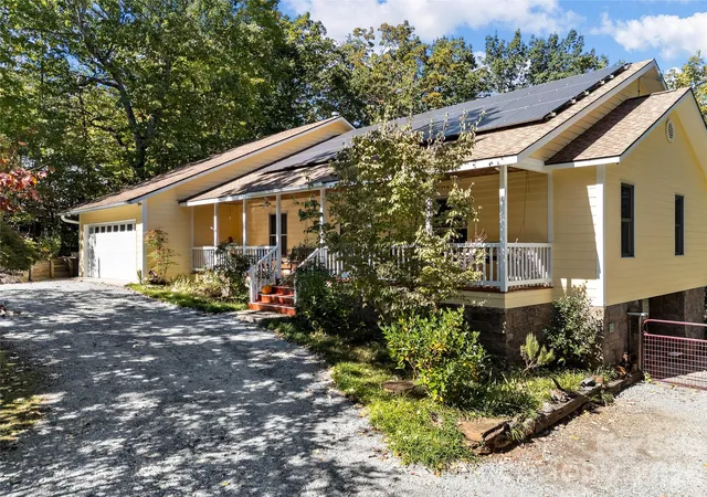 Photo 1 of Single family home for sale at 160 Caledonia Rd, Landrum, SC 29356 | MLS# 4314636 | Listing updated on 2026-08-03