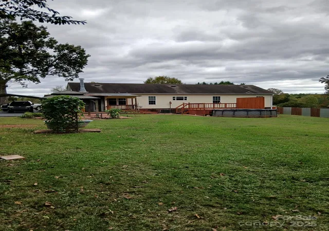 Photo 2 of Single family home for sale at 218 Muldoon Ln, Clover, SC 29710 | MLS# 4314883 | Listing updated on 2026-05-06