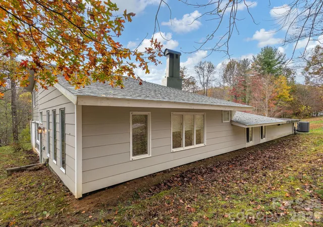 3rd image of 6 Star Berry Ln, Fairview, NC 28730 | MLS# 4315024
