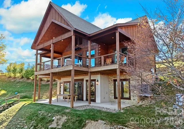 Photo 3 of Single family home for sale at 584 Grey Fox Rdg, Banner Elk, NC 28604 | MLS# 4315147 | Listing updated on 2026-10-12