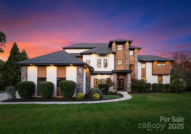 Photo 3 of Sale Pending at 134 Cape Cod Way, Mooresville, NC 28117 | MLS# 4315370 | Listing updated on 2026-05-16