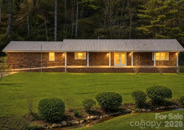 Homes for sale in Bakersville, NC | 208 Murdock Rd, Bakersville, NC 28705 | MLS# 4315892