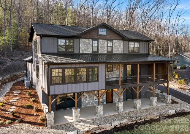 Photo 1 of Single family home for sale at 3 Erin Glen Ct, Fairview, NC 28730 | MLS# 4316176 | Listing updated on 2026-06-04