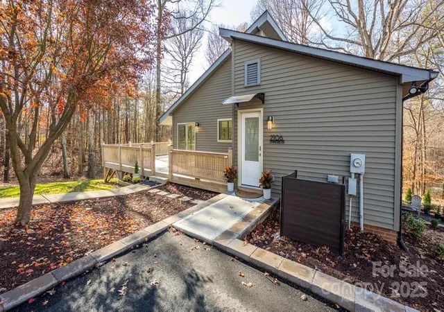 Photo 4 of Single family home for sale at 2106 Lynmore Dr, Sherrills Ford, NC 28673 | MLS# 4316248 | Listing updated on 2026-07-14