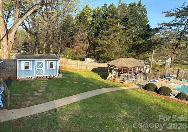 Homes for sale in Newton, NC | 1954 Villa Dr, Newton, NC 28658 | MLS# 4316462