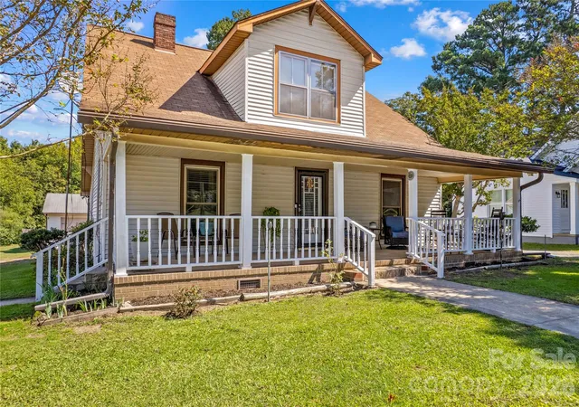Photo 1 of Single family home for sale at 501 S Main St, Granite Quarry, NC 28146 | MLS# 4316463 | Listing updated on 2026-10-03
