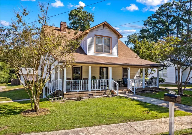 Photo 2 of Single family home for sale at 501 S Main St, Granite Quarry, NC 28146 | MLS# 4316463 | Listing updated on 2026-10-03
