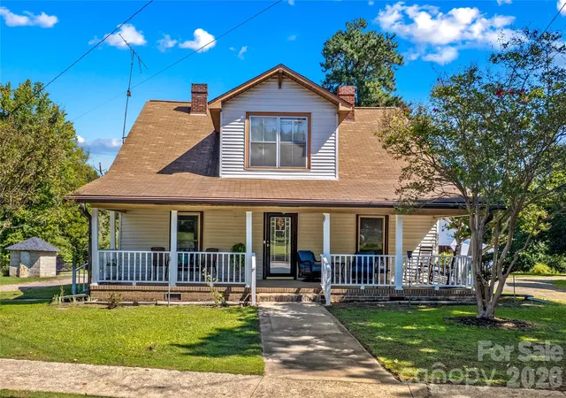 Photo 3 of Single family home for sale at 501 S Main St, Granite Quarry, NC 28146 | MLS# 4316463 | Listing updated on 2026-10-03